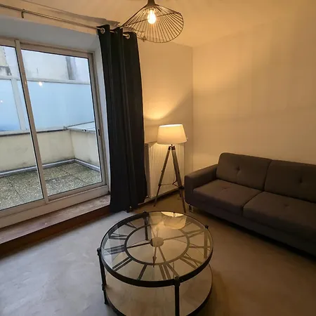 Apartment Equipe De 2 A Charmes